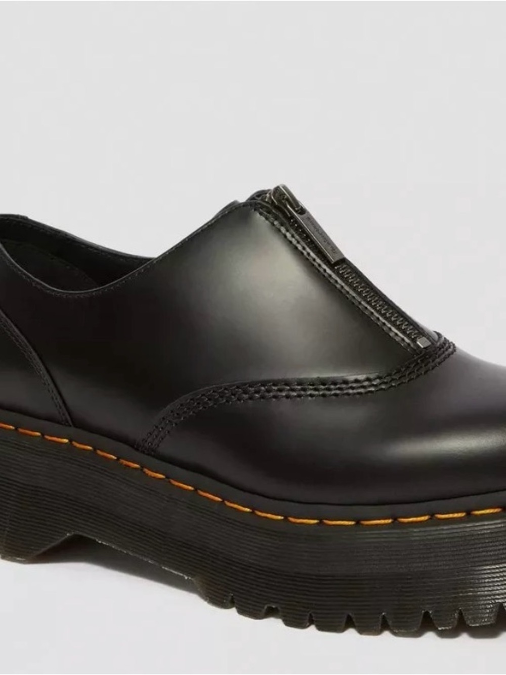 AURIAN II SMOOTH LEATHER PLATFORM SHOES  Dr. Martens Black Leather Platform Zip